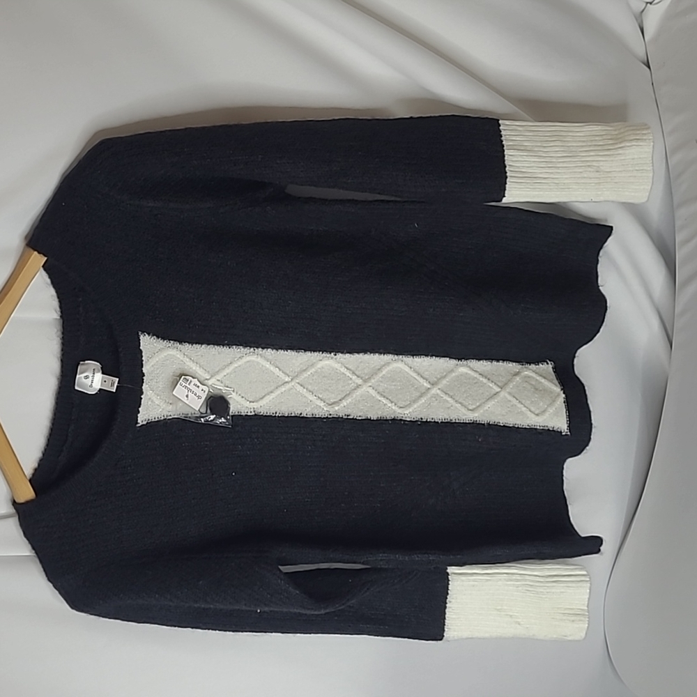 DRESS BARN Sweater Black n White Size S NWT